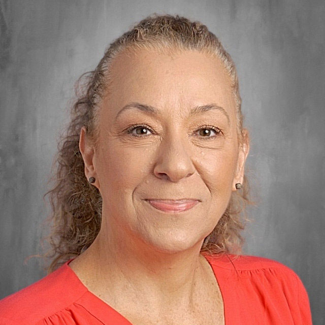 Kim Perinuzzi Headshot